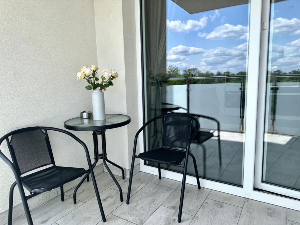 Sdh 1 Radzymin Comfortable Apartment Near Warsaw Exterior photo